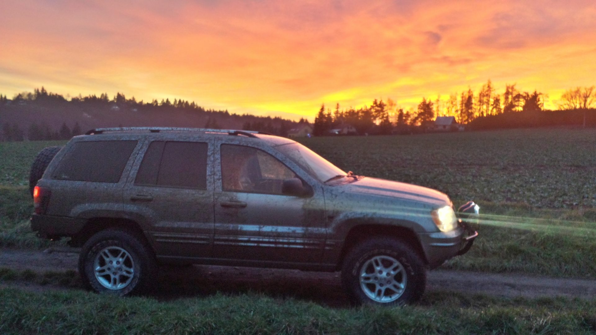 Jeep WJ sunset Czech Republic